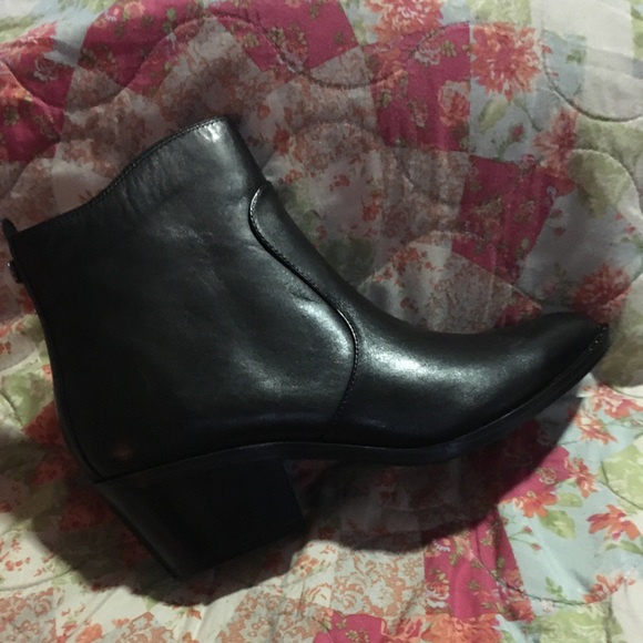NWOB Patricia Nash Black Suzanna Booties SZ 10 - Picture 9 of 10